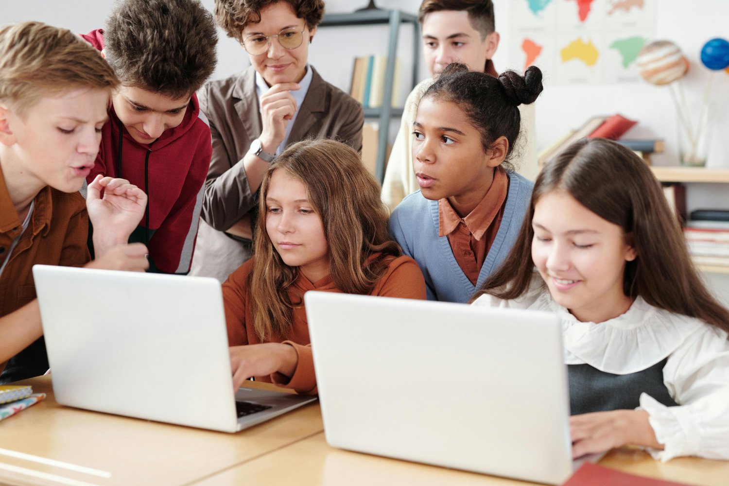 Cómo construir un mundo digital que no ponga en peligro a los más jóvenes
