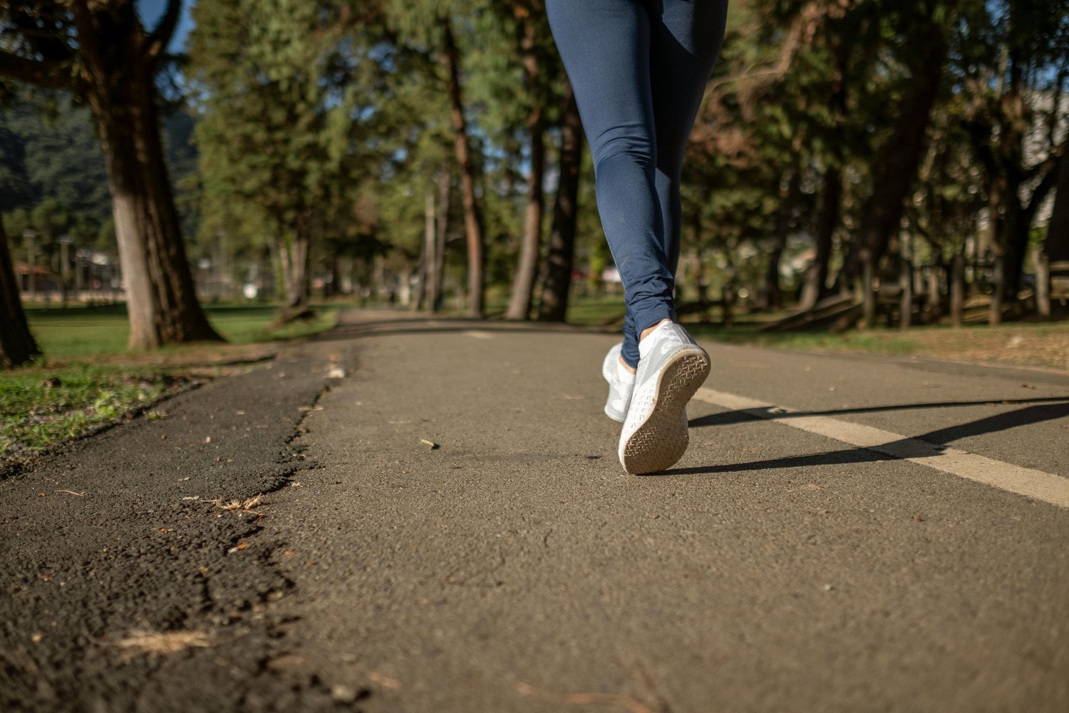 Caminar a otro ritmo: el sorprendente secreto para mantener joven tu cerebro
