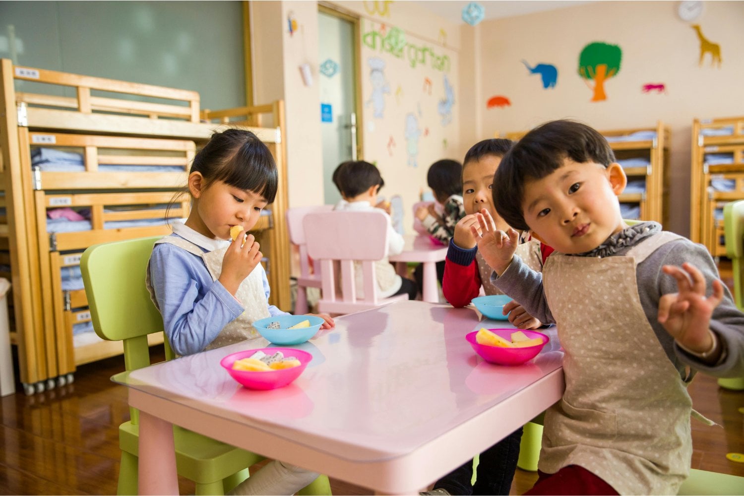 ¿Y si el problema no fuera lo que comen, sino cuándo lo hacen? Una clave poco conocida para frenar la obesidad infantil