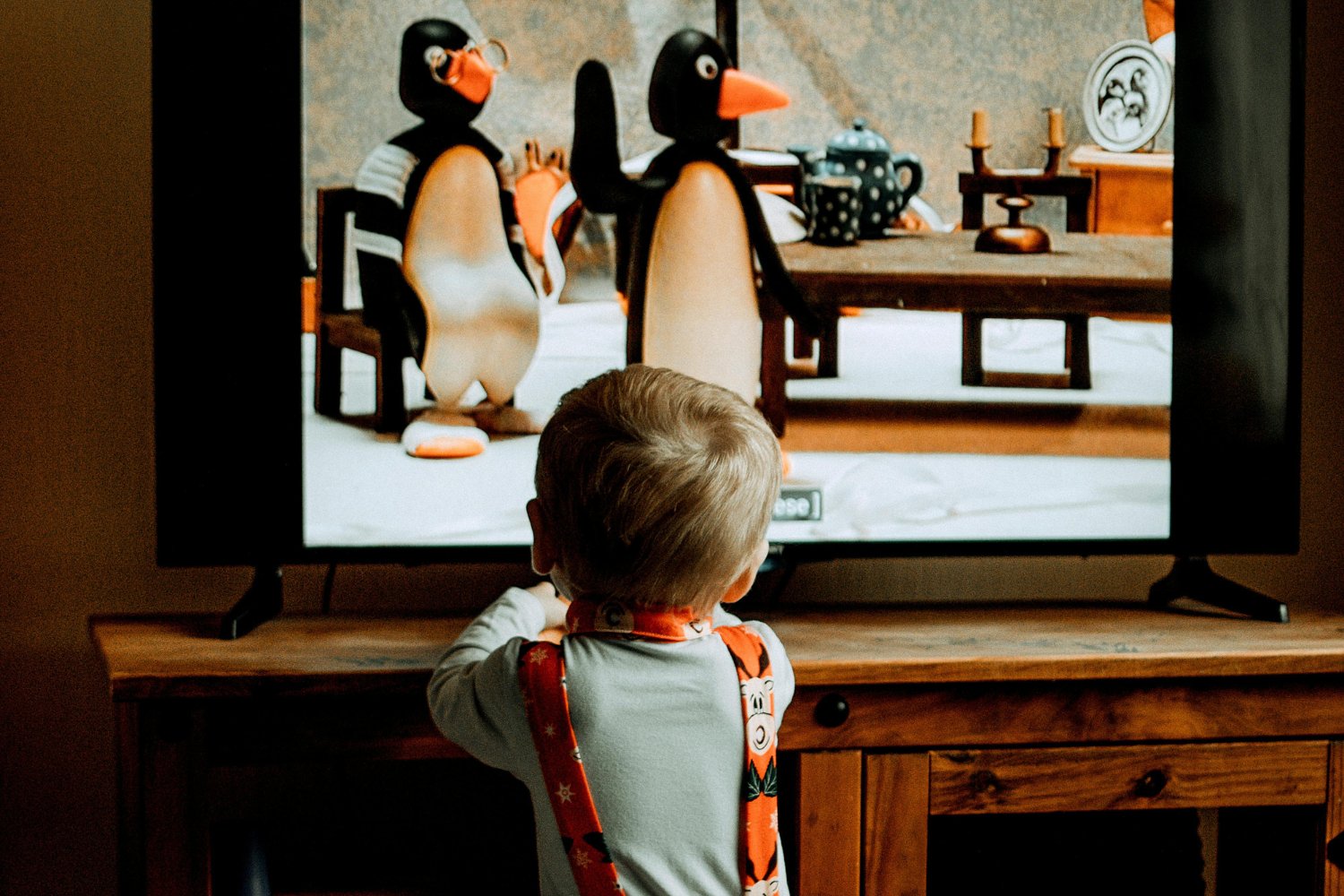 Pantallas y cerebro infantil: lo que no te cuentan sobre su impacto real