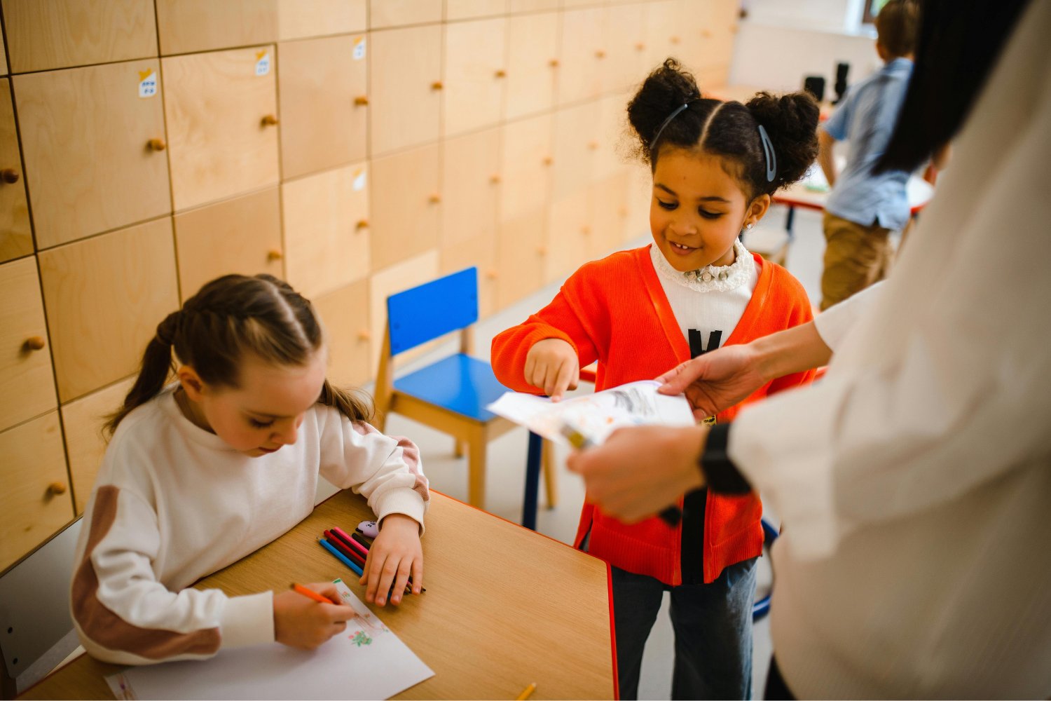 Lo que nunca te enseñaron sobre la creatividad en la escuela: una revolución silenciosa en las aulas