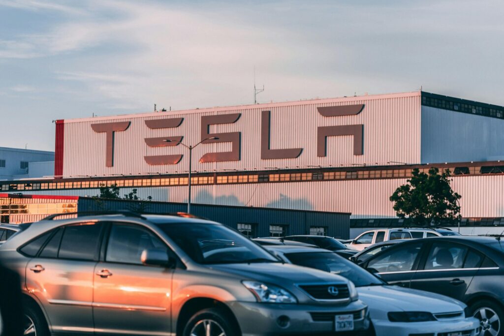 La doble vida de Musk: por qué los inversores de Tesla piden un CEO a tiempo completo