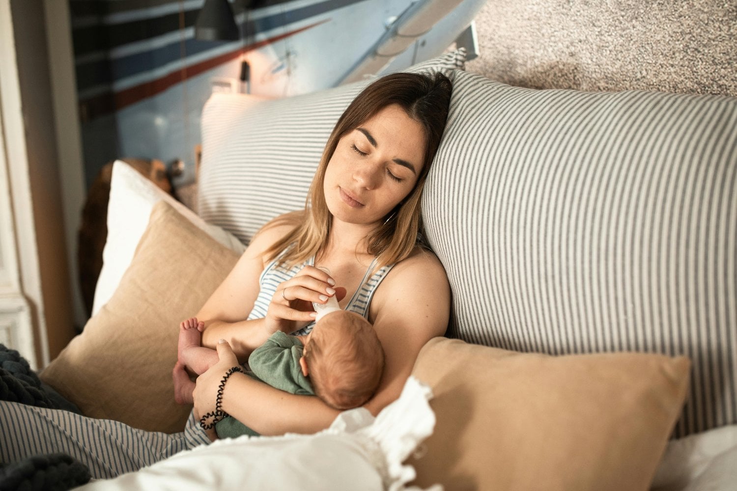 El detalle invisible que explica por qué muchas madres siguen agotadas meses después del parto