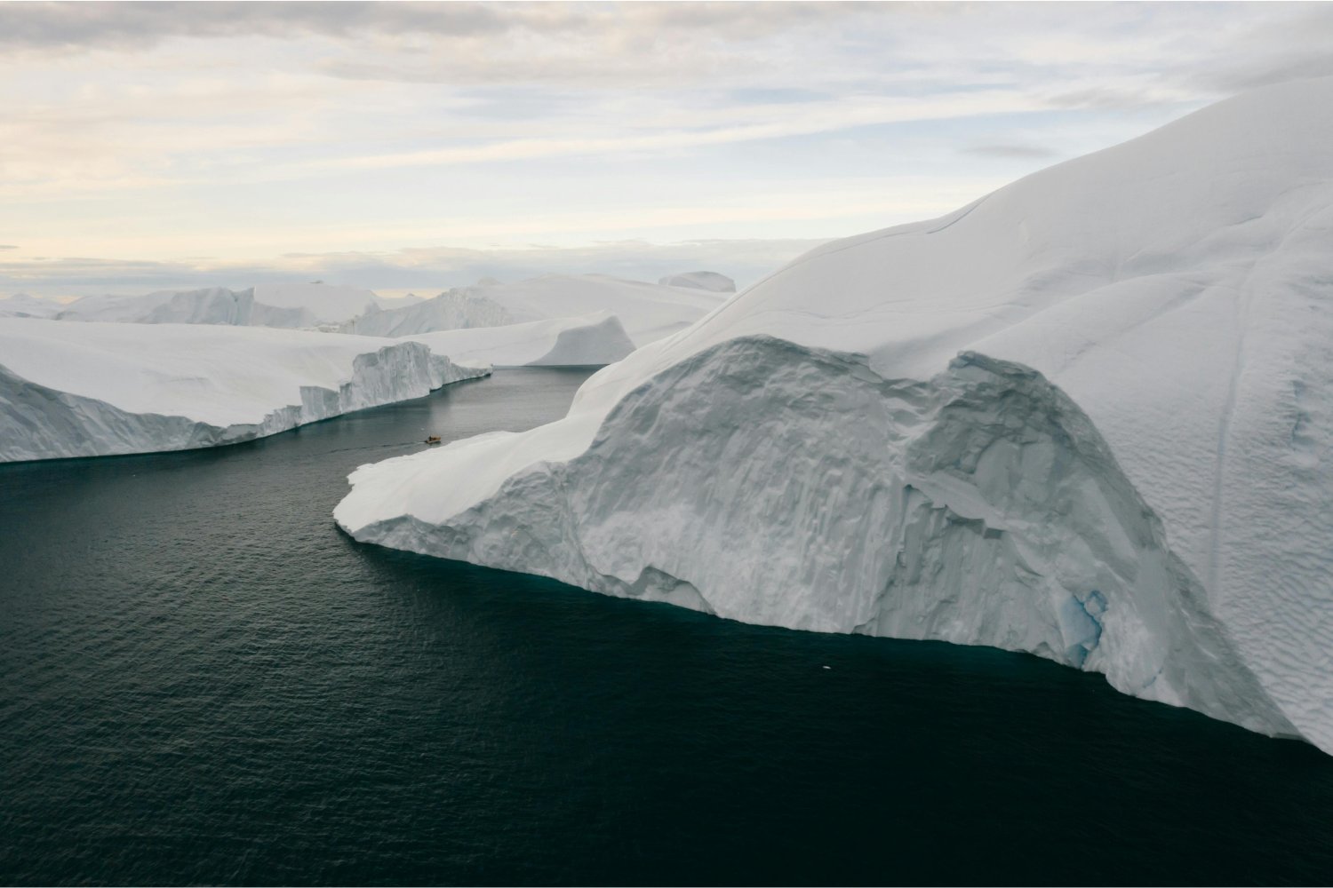 El hielo antártico esconde un enigma: la señal que podría cambiar lo que sabemos del cosmos