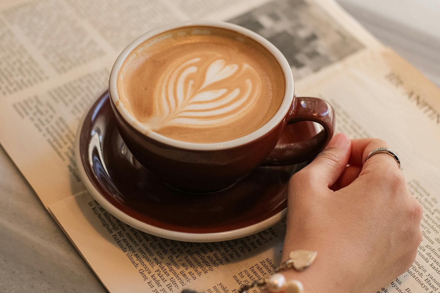 El secreto diario que podría ayudarte a llegar a mayor con energía: lo que revela un estudio de Harvard sobre el café