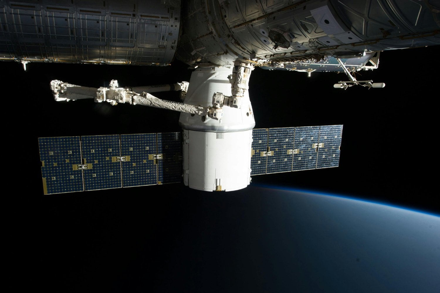 Musk declara la guerra en el espacio: ¿peligra la Estación Espacial Internacional?
