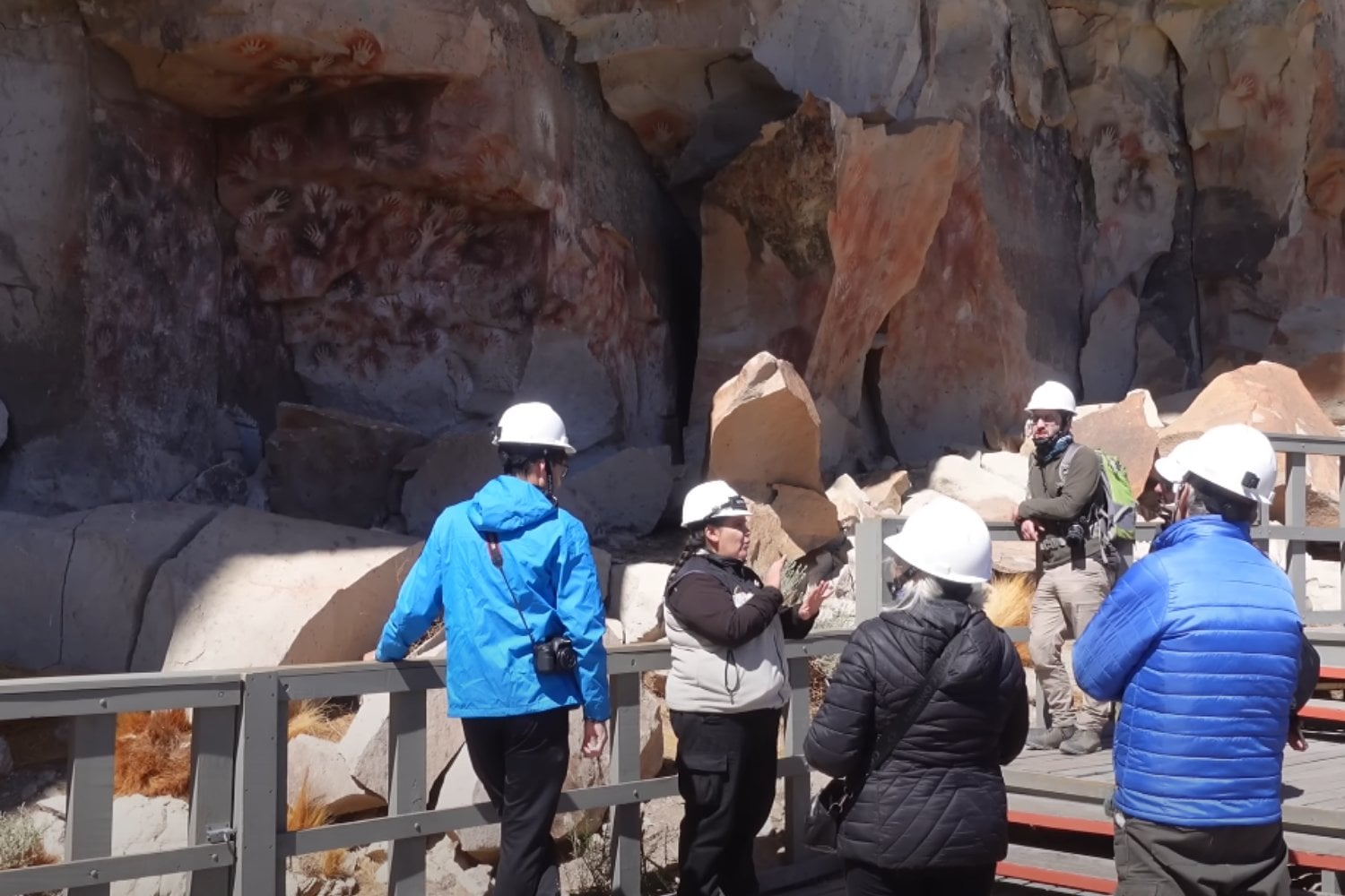 La Cueva De Las Manos Es Un Indicio De Los Primeros Rastros De La Humanidad