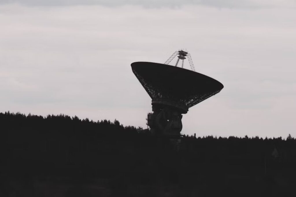 Algo está ocurriendo a 12 años luz: una señal de radio podría reescribir lo que sabemos sobre exoplanetas