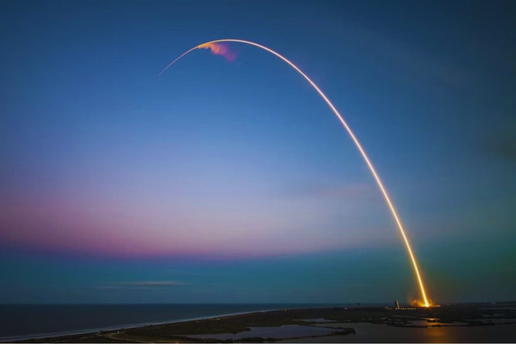 El cielo no debería caer aquí: la polémica detrás de los cohetes de SpaceX sobre un santuario sagrado en Hawaii