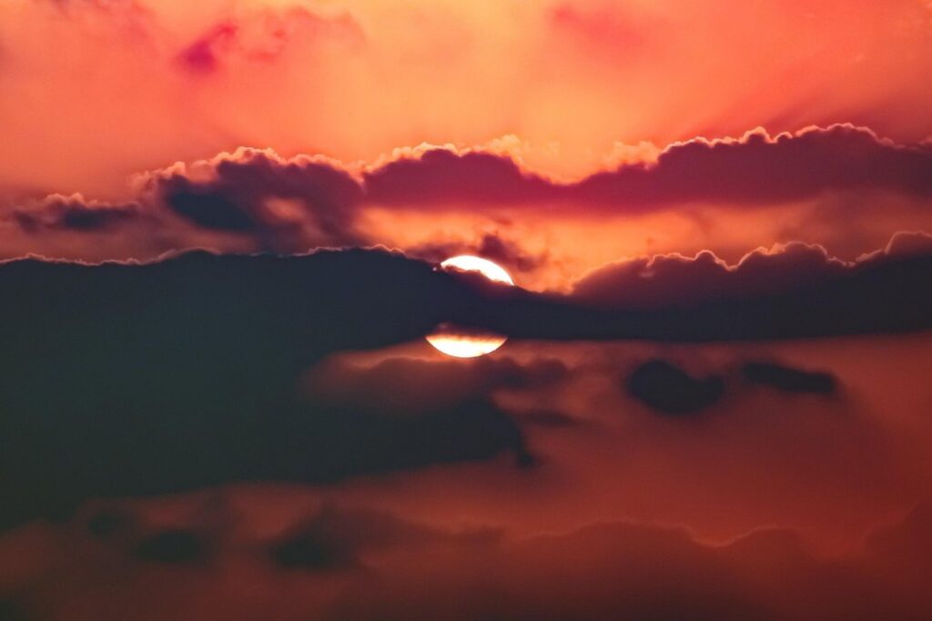 Lo que desaparece del cielo podría explicar el caos climático que ya sentimos en la Tierra