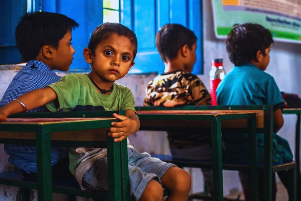 ¿Argentina está perdiendo la batalla contra la desigualdad educativa? La alarmante brecha entre adolescentes más vulnerables