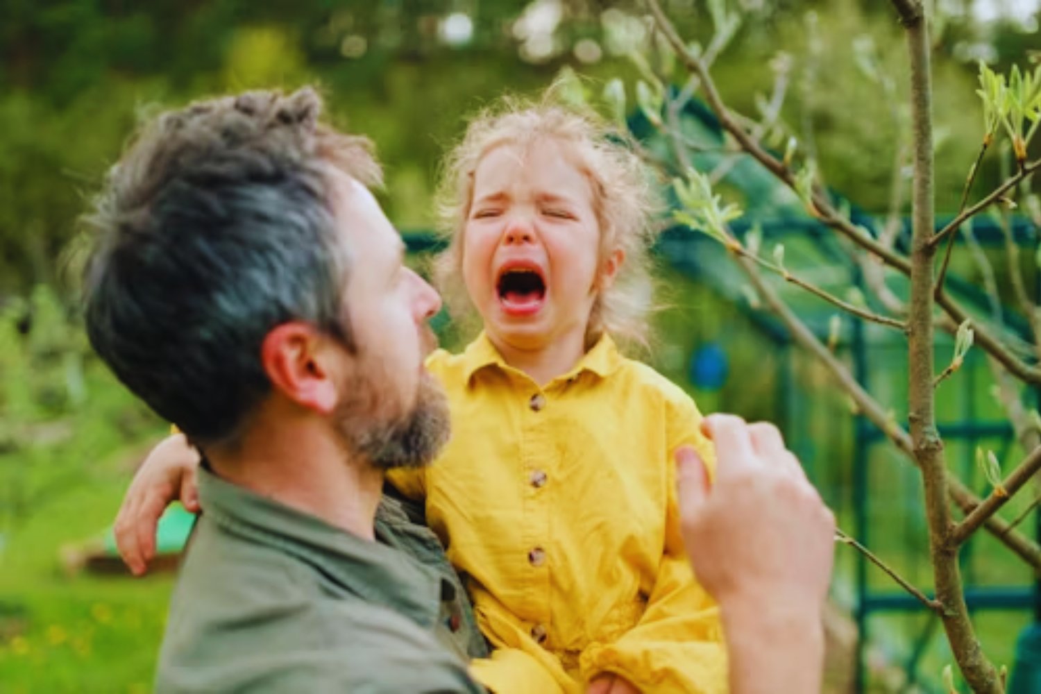 Qué hacer cuando tu hijo grita, llora y patalea: la respuesta que no esperas (pero que funciona)