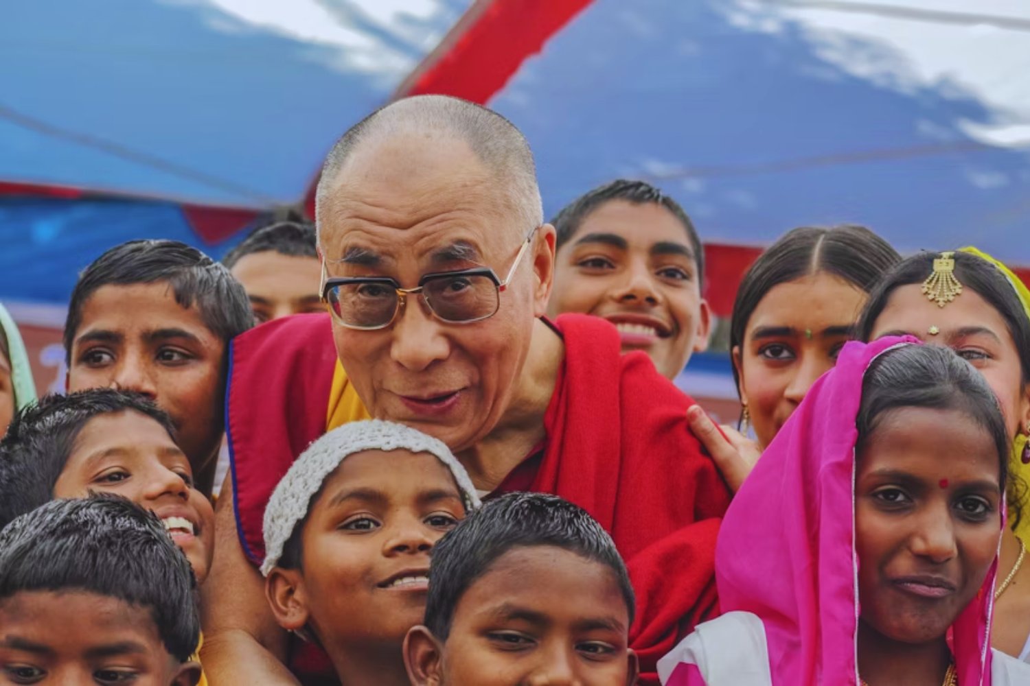 El Dalai Lama anuncia sucesor y desata una lucha global por su legado