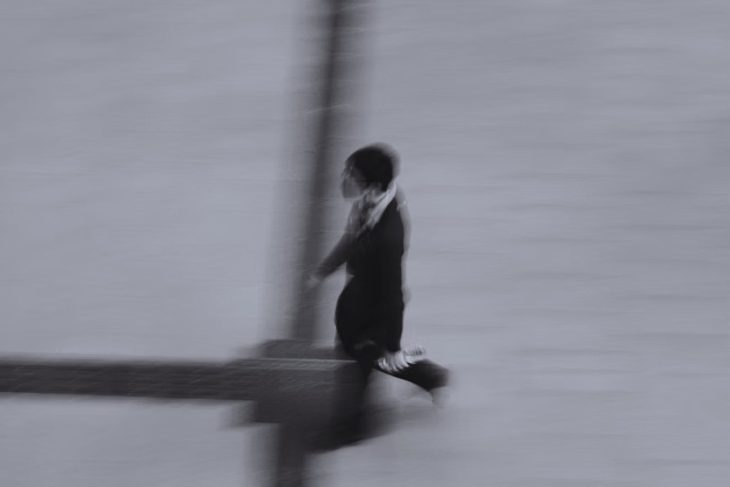Caminar rápido: El reflejo oculto de nuestra personalidad y emociones explicado por la ciencia