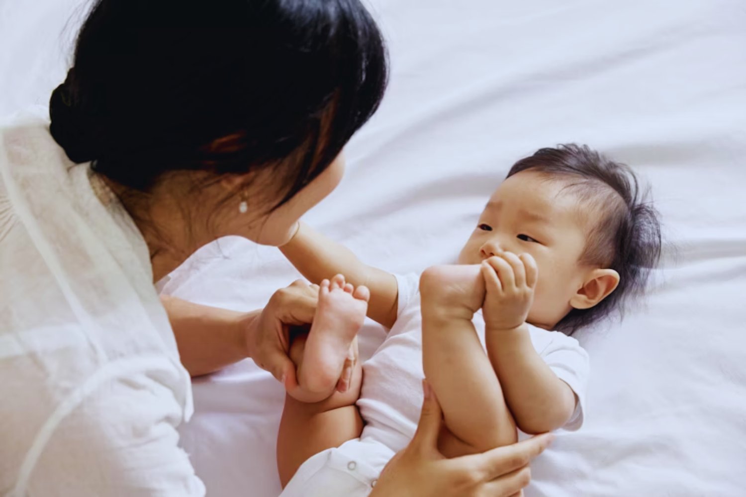 China busca revertir su crisis demográfica con subsidios inéditos a familias