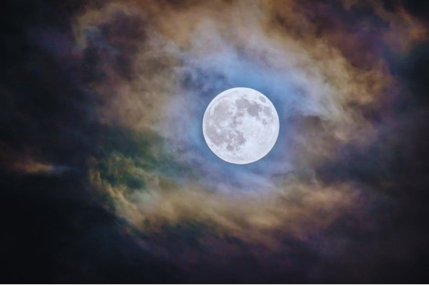 La Luna no es igual por dentro: el desequilibrio oculto que desconcertó a la NASA