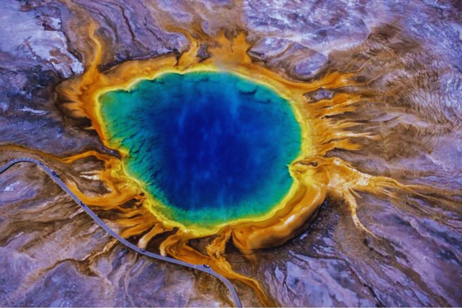 Un cráter que no existía en otoño aparece en Yellowstone y deja una sola explicación posible