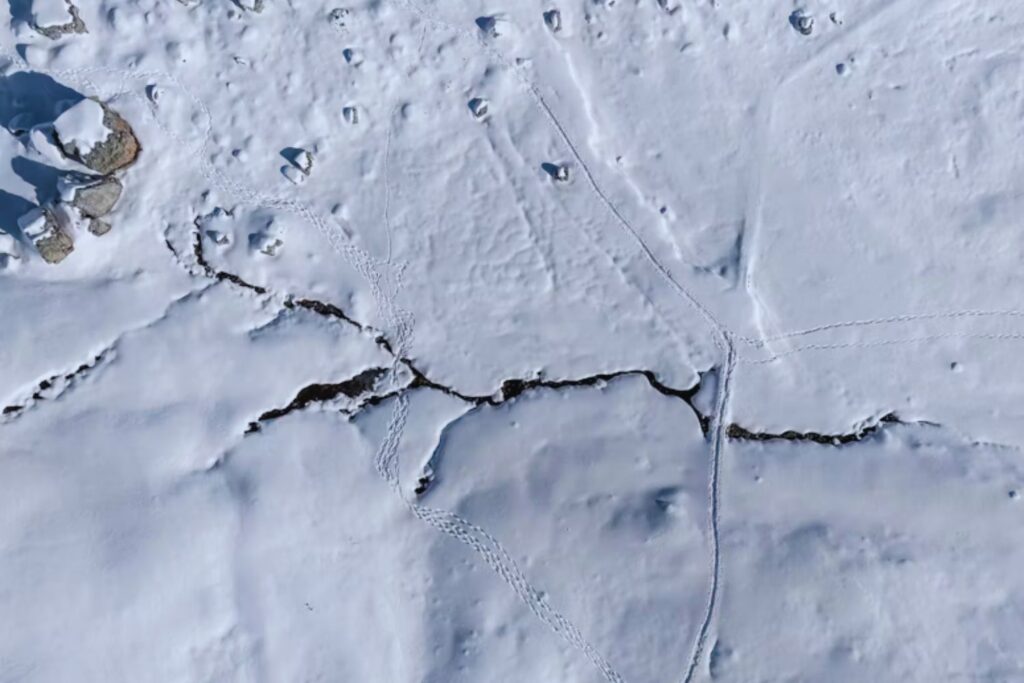 Bajo el hielo eterno: el paisaje escondido que podría salvarnos del deshielo global