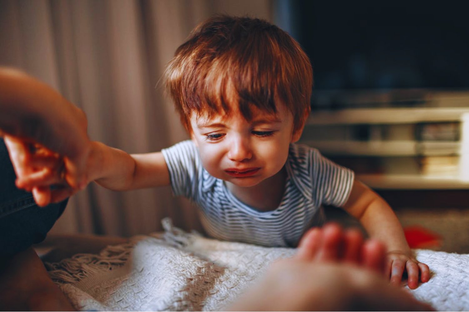 Qué hacer cuando tu hijo grita, llora y patalea: la respuesta que no esperas (pero que funciona)