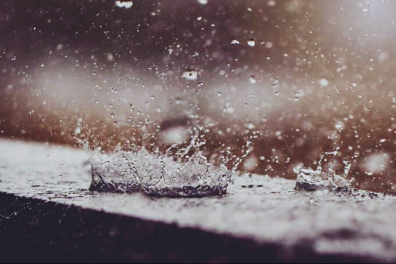Lo que la lluvia arrastra: el químico eterno que preocupa a la ciencia y está cayendo sobre nosotros