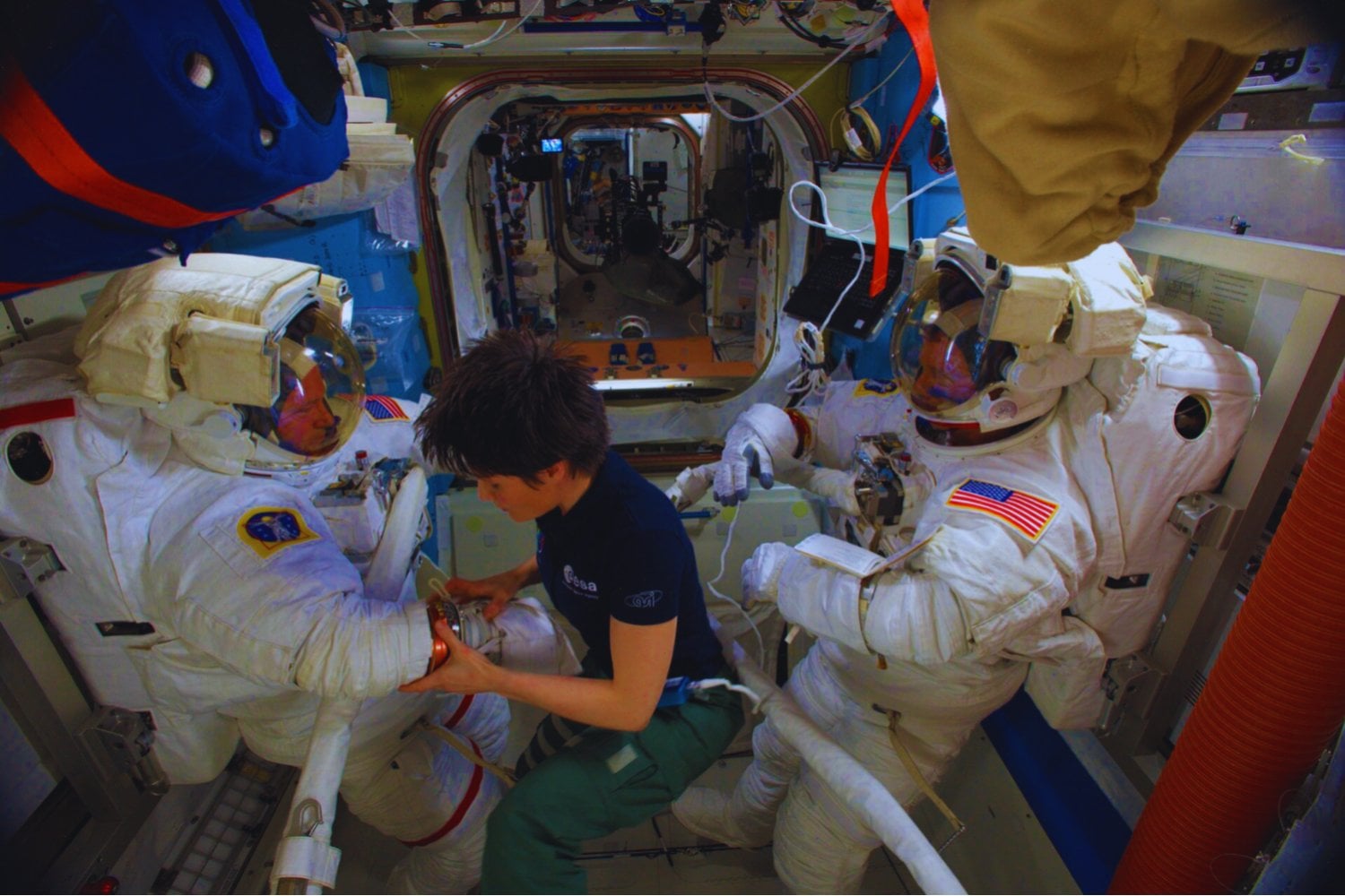 Entrevista exclusiva a la astronauta de la Agencia Espacial Europea (ESA), Samantha Cristoforetti: “Cooperar en el espacio no es un símbolo, es una habilidad que se entrena a diario”