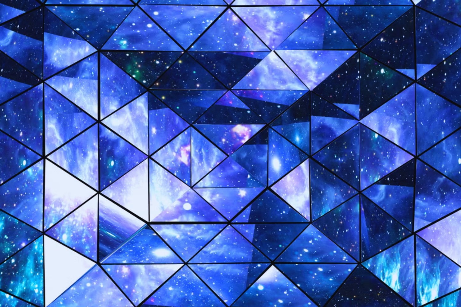 ¿Vivimos dentro de un espejo cósmico? Una nueva teoría cuestiona la forma del universo