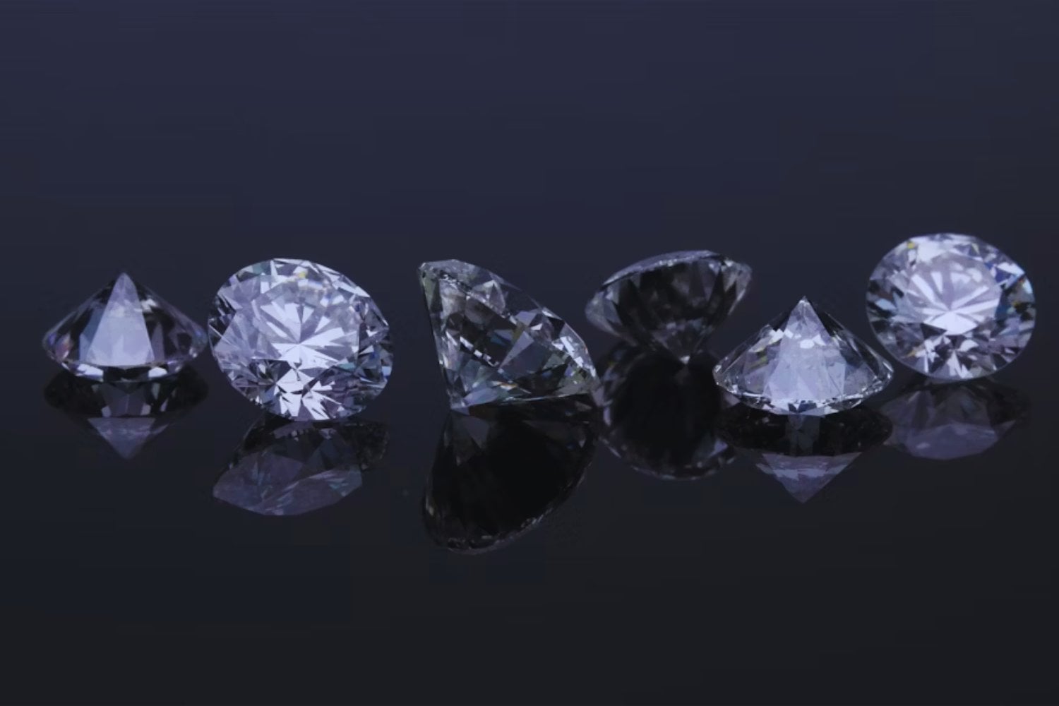 Descubren un material más duro que el diamante: así es el misterioso BC8