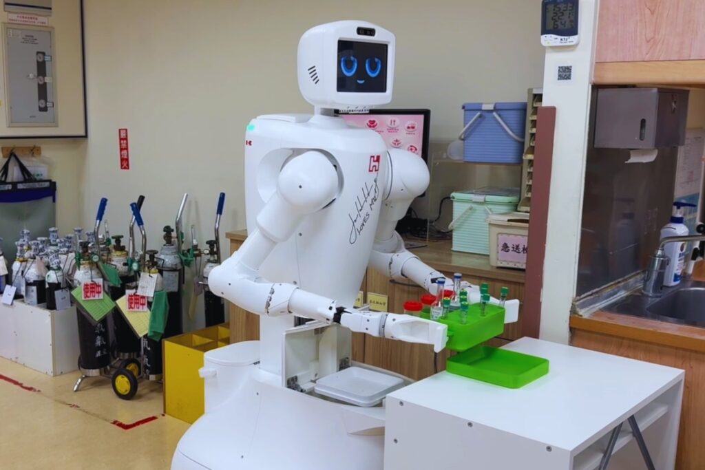 El robot enfermero de Kawasaki y Foxconn: lo que está por venir es aún más impresionante