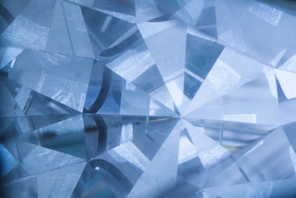 Descubren un material más duro que el diamante: así es el misterioso BC8