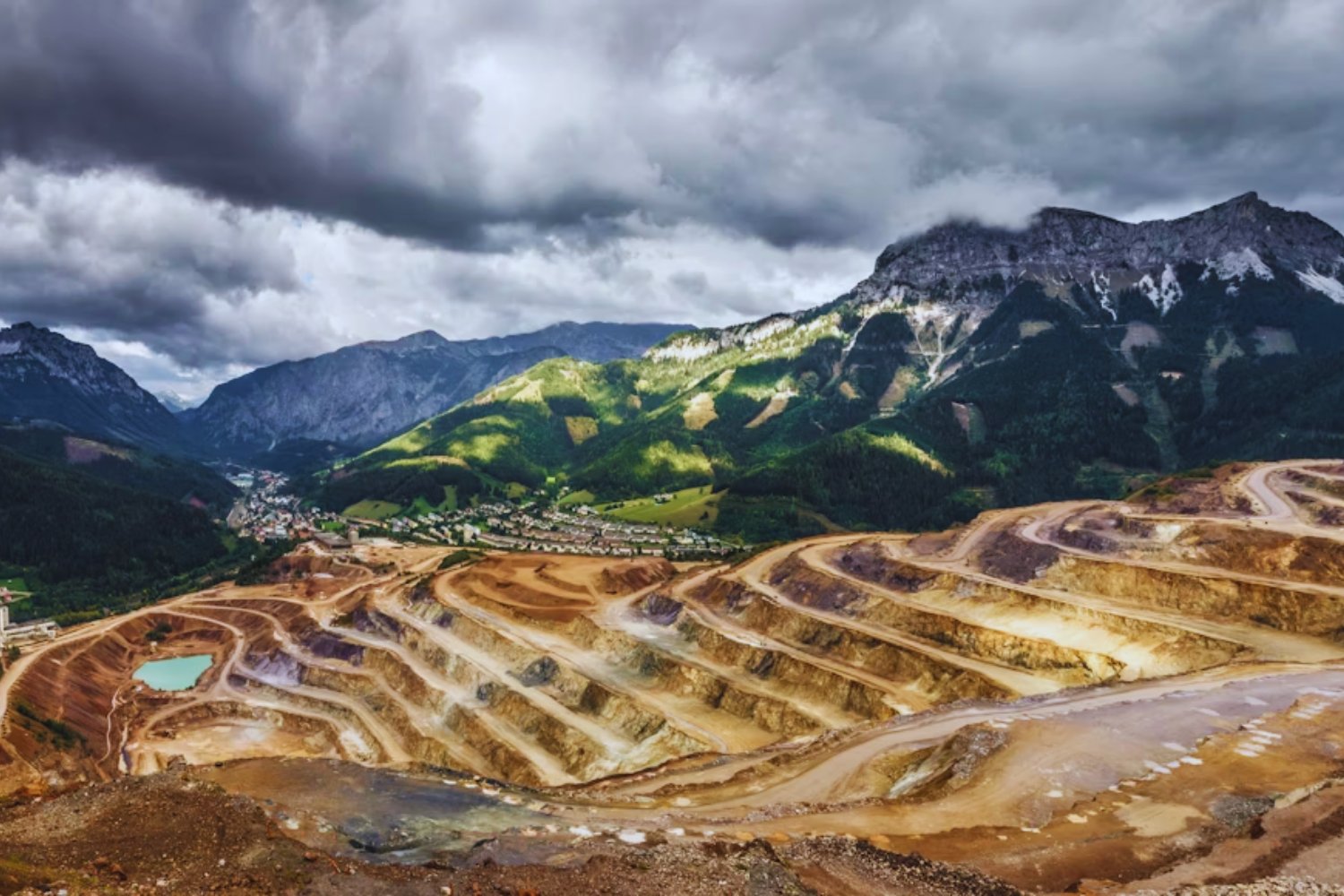 El mineral que se cuela por las grietas: cómo el antimonio sigue cruzando fronteras pese al veto de China