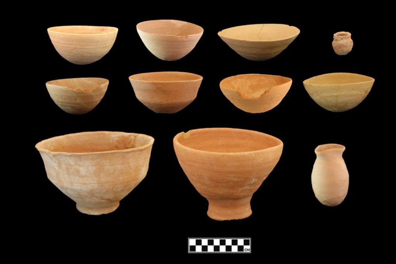 Tres tumbas selladas por el tiempo revelan secretos olvidados en una necrópolis del antiguo Egipto