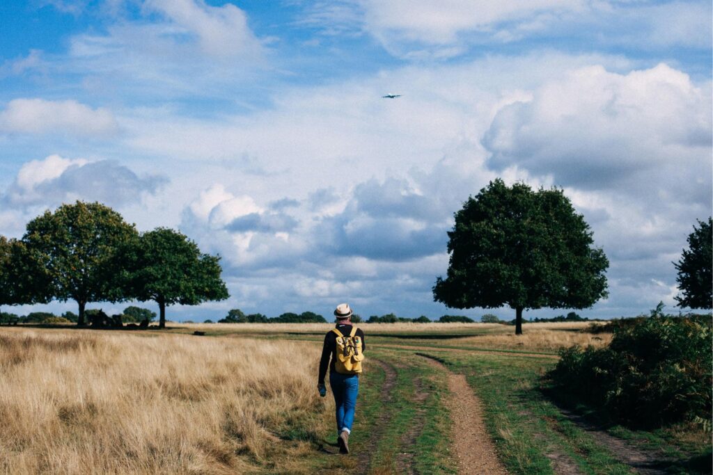 Caminar sí, pero no de cualquier forma: lo que la ciencia acaba de confirmar sobre tu ritmo al andar