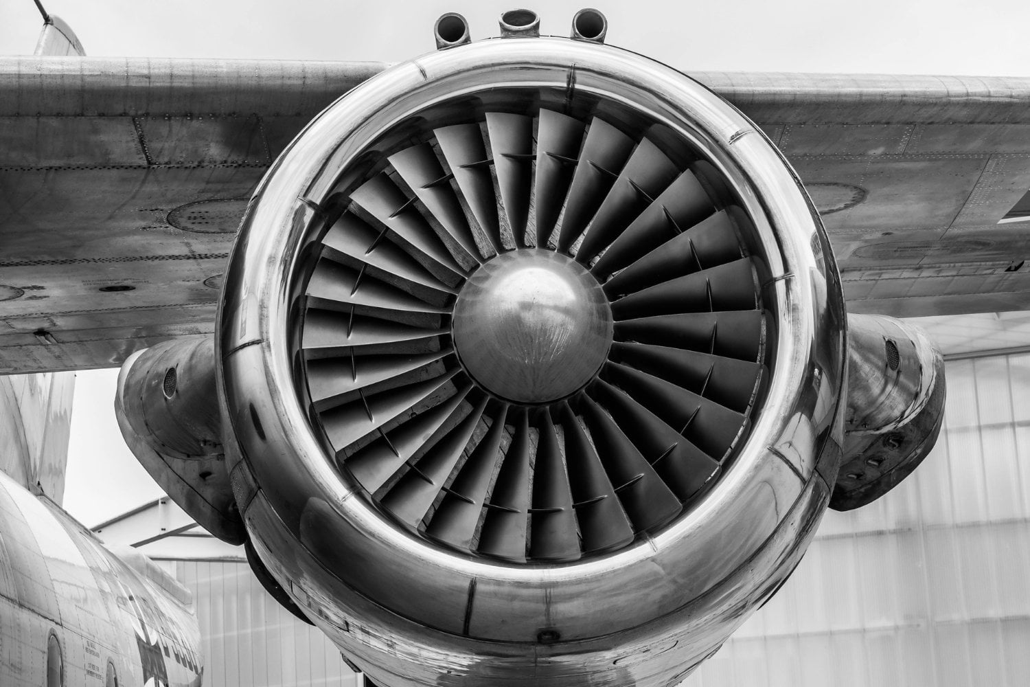 Lo que no te cuentan sobre los motores de avión: el peligro invisible que puede resultar mortal