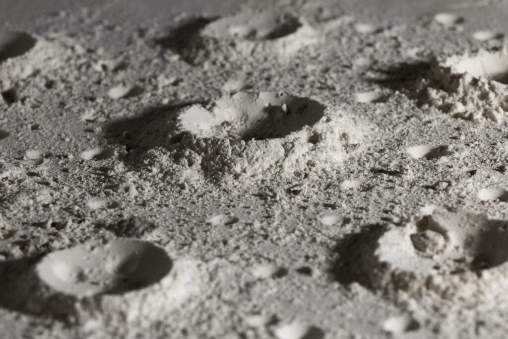 Lo que nadie controla allá arriba: el conflicto que desata la carrera por explotar la Luna