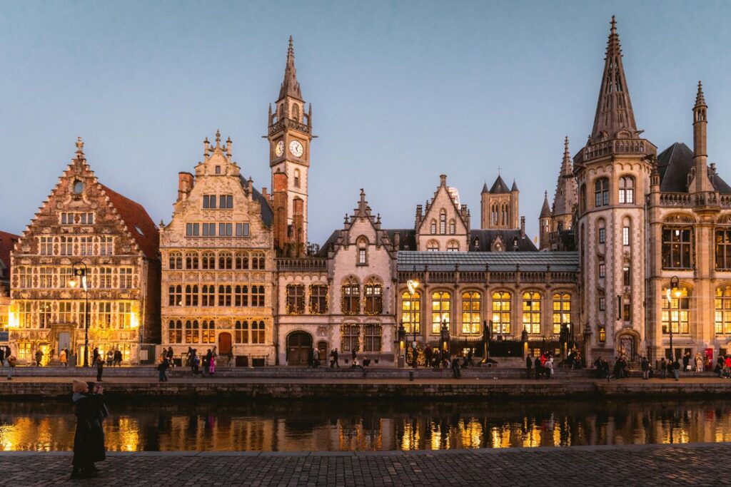 Ciudades europeas que aún escapan al turismo masivo y te robarán el corazón