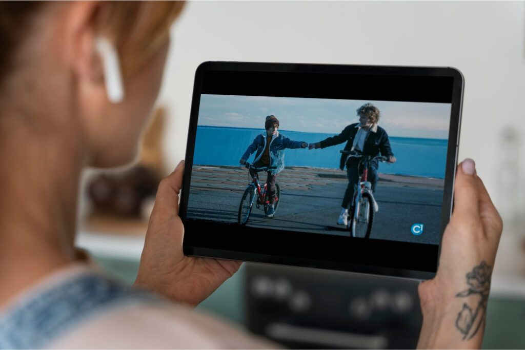 ¿Estás viendo vídeos demasiado rápido? Tu mente podría estar pagando el precio sin que lo sepas