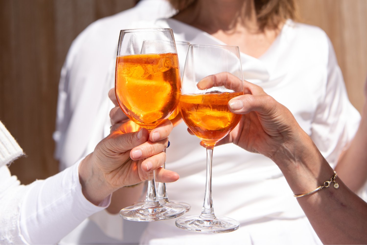 Nuestros ancestros ya bebían: la sorprendente historia evolutiva del alcohol