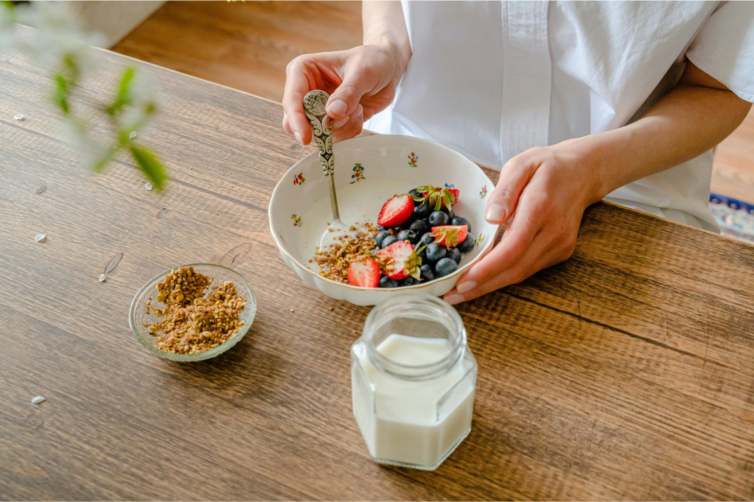 Lo que comes también piensa: cómo ciertos alimentos pueden cambiar tu estado de ánimo sin que lo sepas