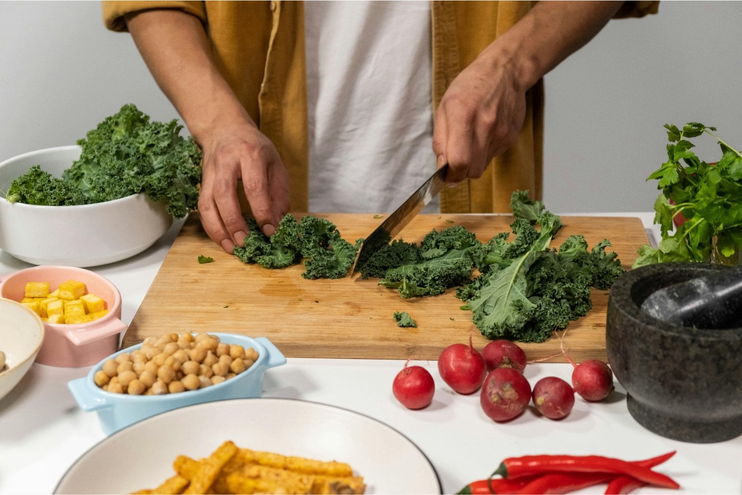Lo que comes también piensa: cómo ciertos alimentos pueden cambiar tu estado de ánimo sin que lo sepas
