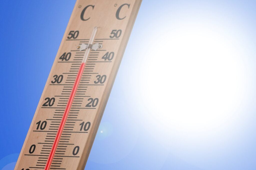 El sorprendente motivo por el que te asas de calor… aunque estamos más lejos del Sol