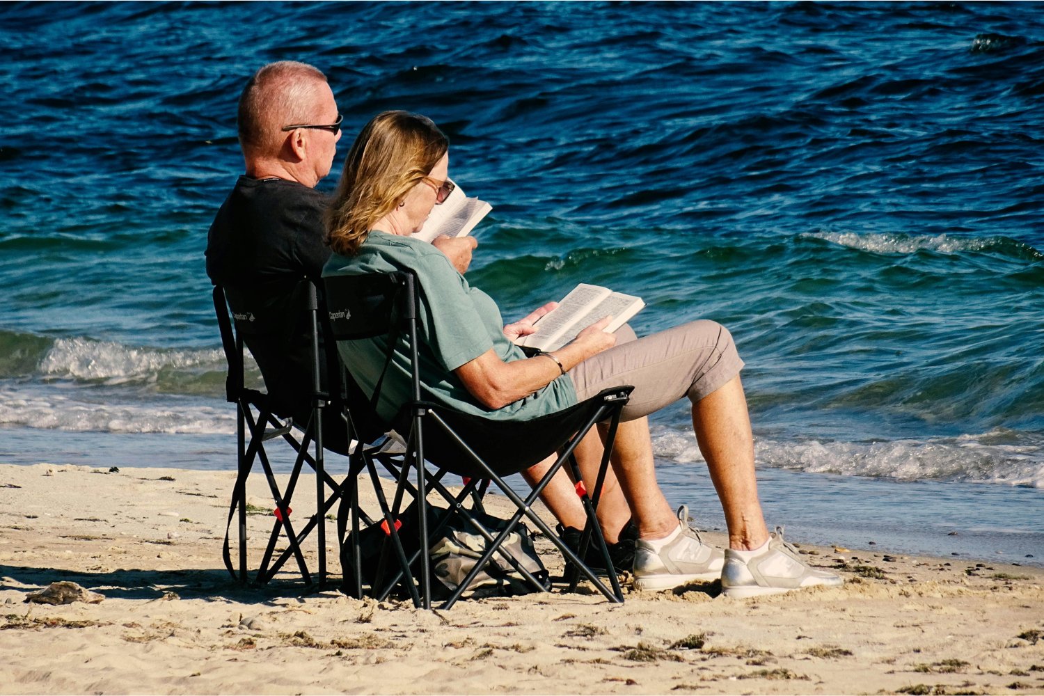 ¿Y si la clave para una vejez más feliz estuviera en una silla al atardecer?