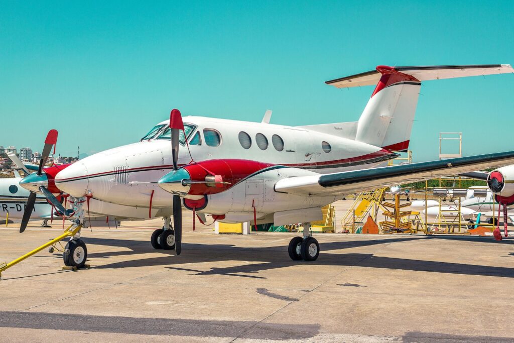 Lo que no te cuentan sobre los vuelos privados: el lujo que contamina más que 150 coches