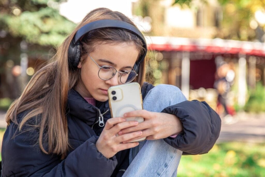 Meta refuerza la seguridad de adolescentes en redes y elimina más de 600.000 cuentas abusivas