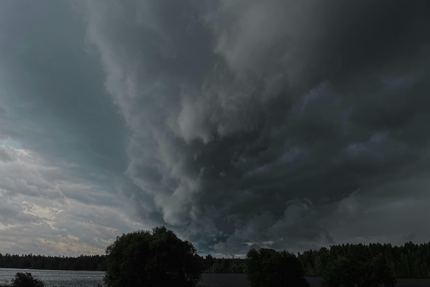 Lo que esconden las nuevas nubes de fuego: el inquietante fenómeno que amenaza nuestros veranos