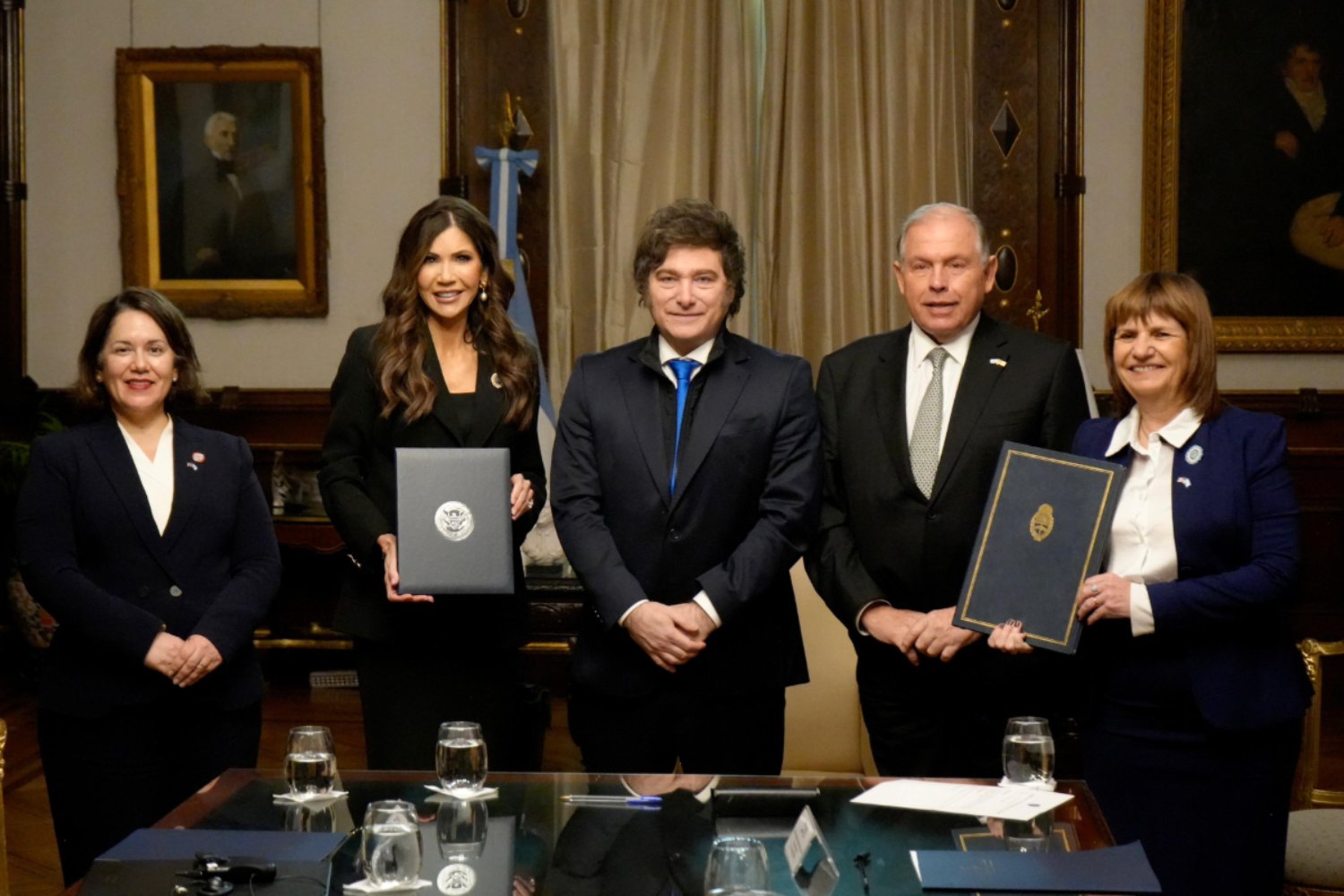 El Encuentro Entre Milei Y Kristi Noem