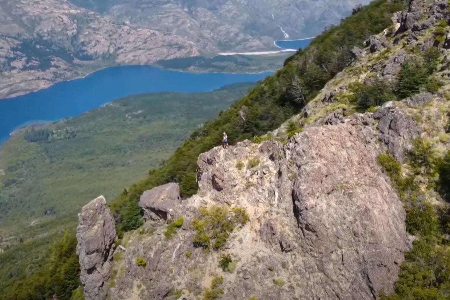 El Lago Epuyen En Chubut