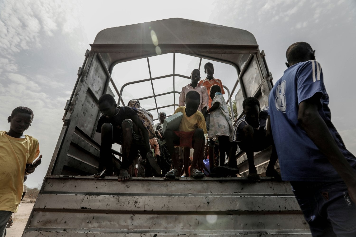 Miles De Personas Huyen Del Conflicto Camboya Tailandia