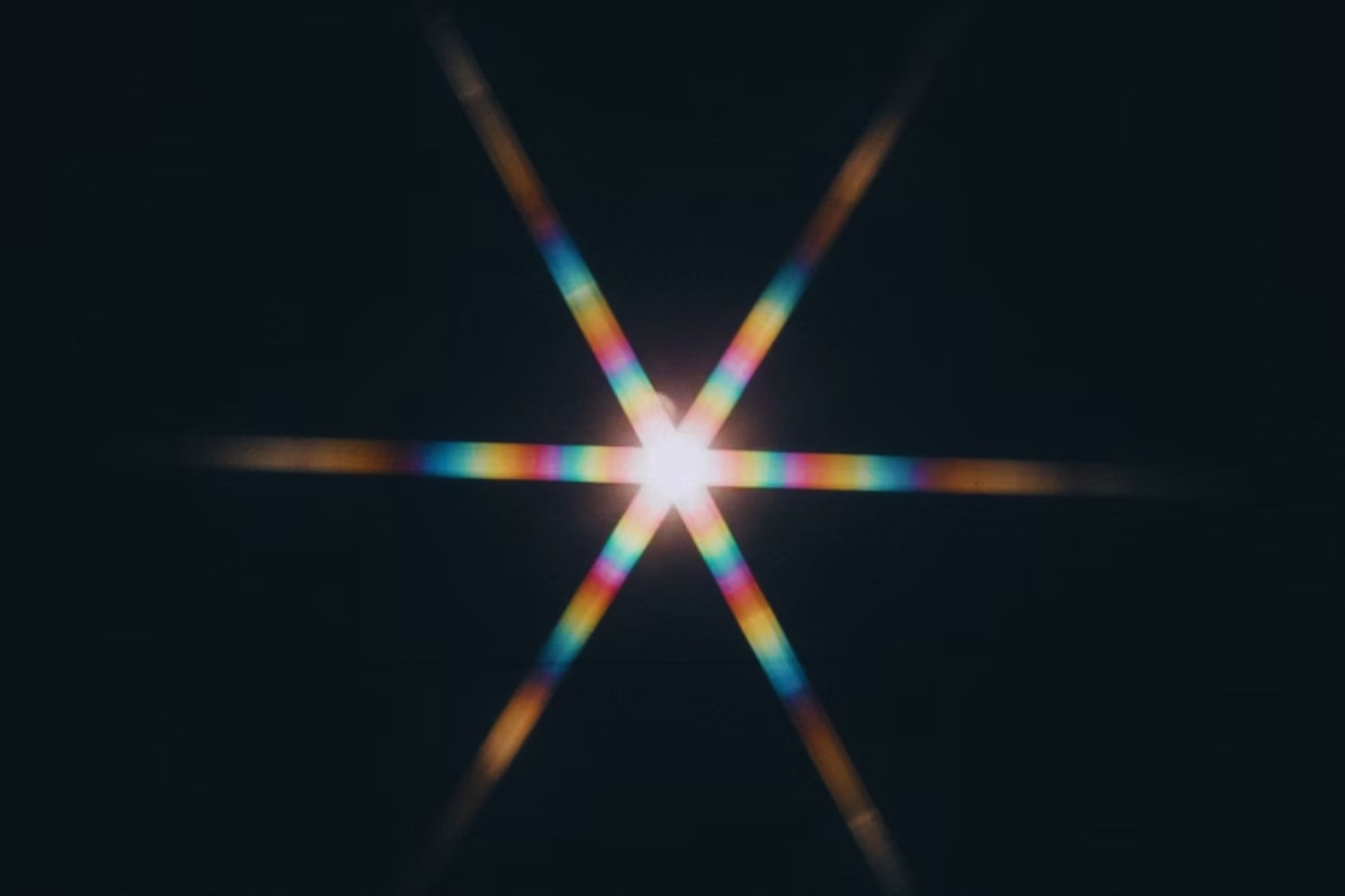 Luz supersólida: el experimento que podría cambiar nuestra idea de la materia