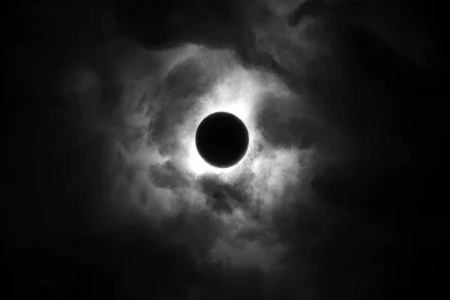 La luna negra de agosto y el cielo que se quedará sin su luz