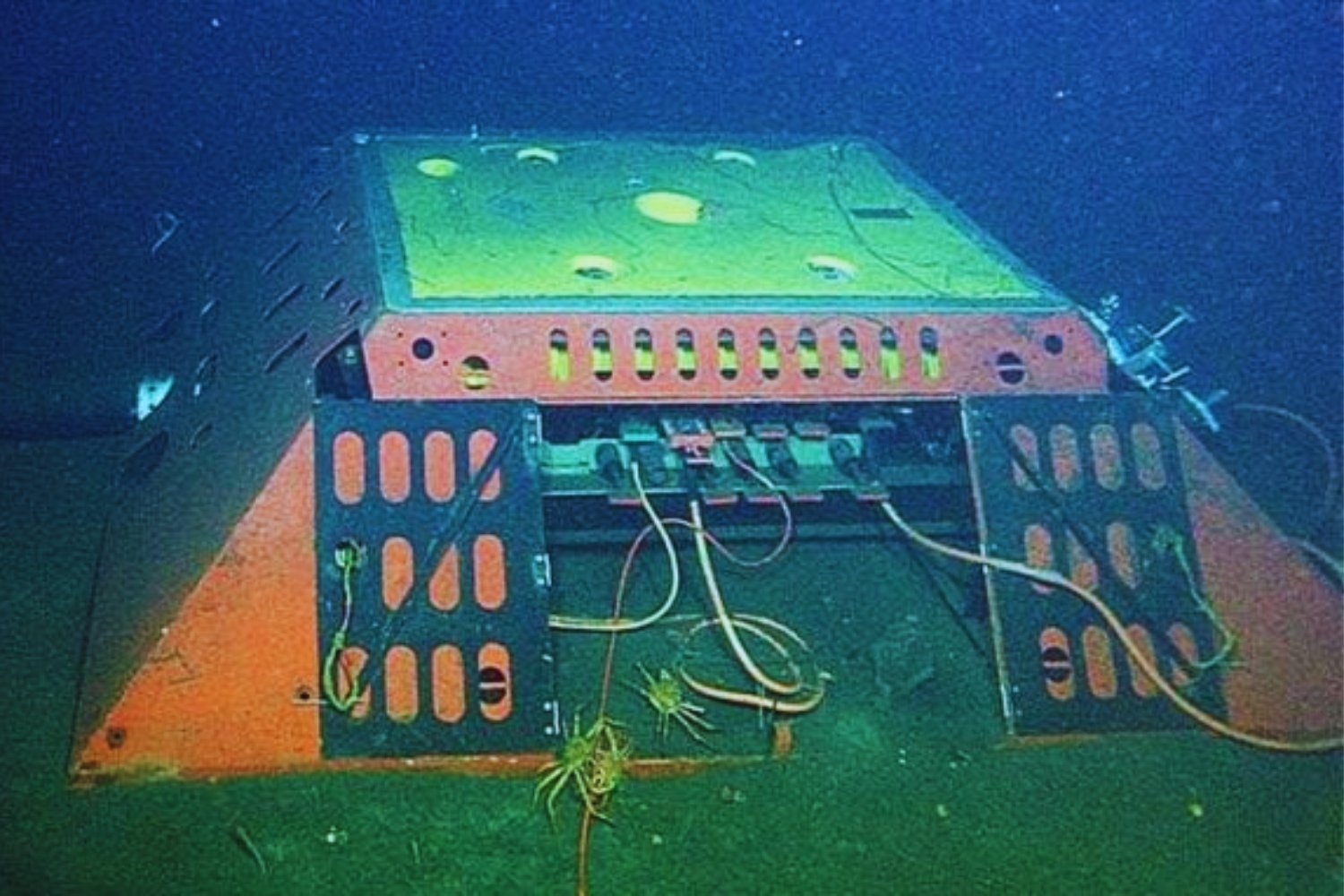 Nervios y estado de alerta en EE.UU: La colosal herramienta submarina china que amenaza el 95% de las conexiones globales